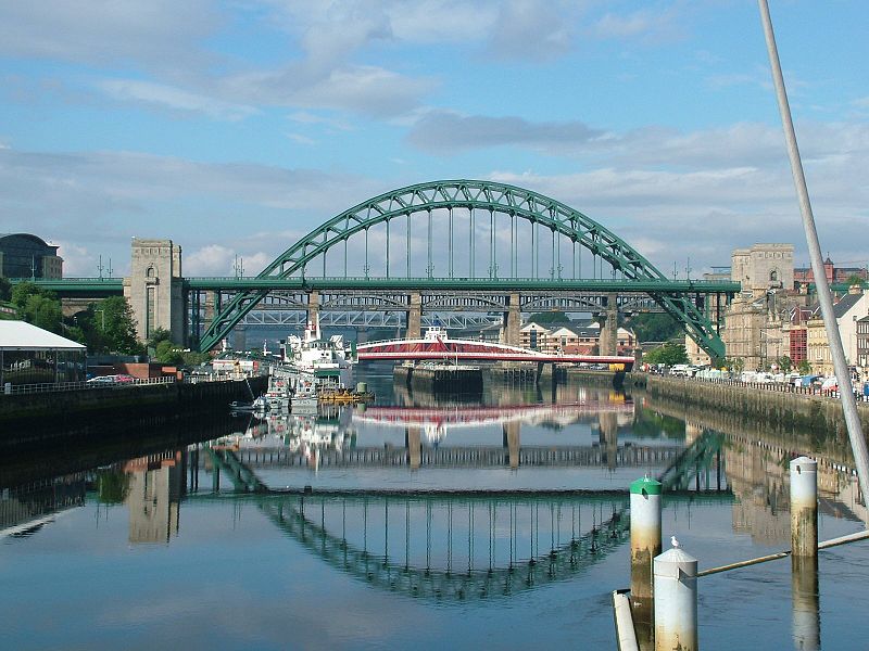 800px-tyne_bridge_-_newcastle_upon_tyne_-_england_-_2004-08-14